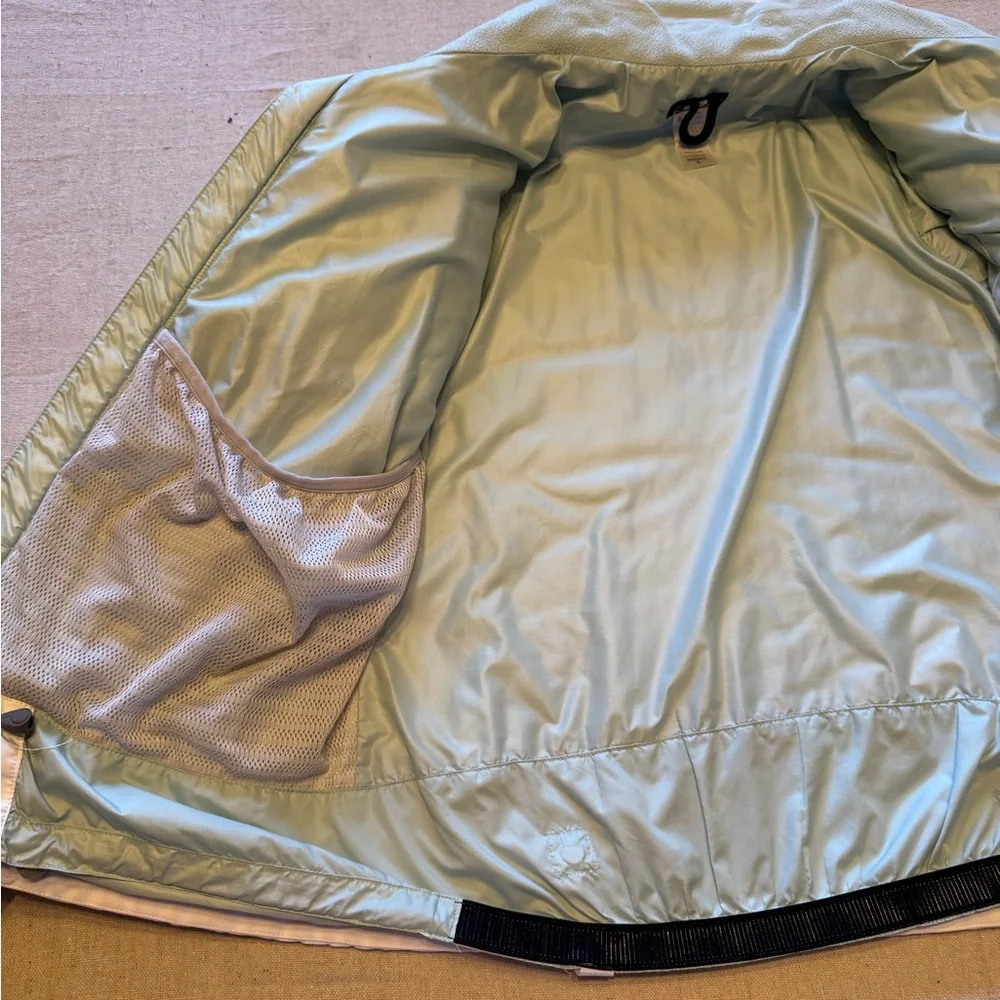 Women’s Patagonia White Winter Jacket - Picture 8 of 10